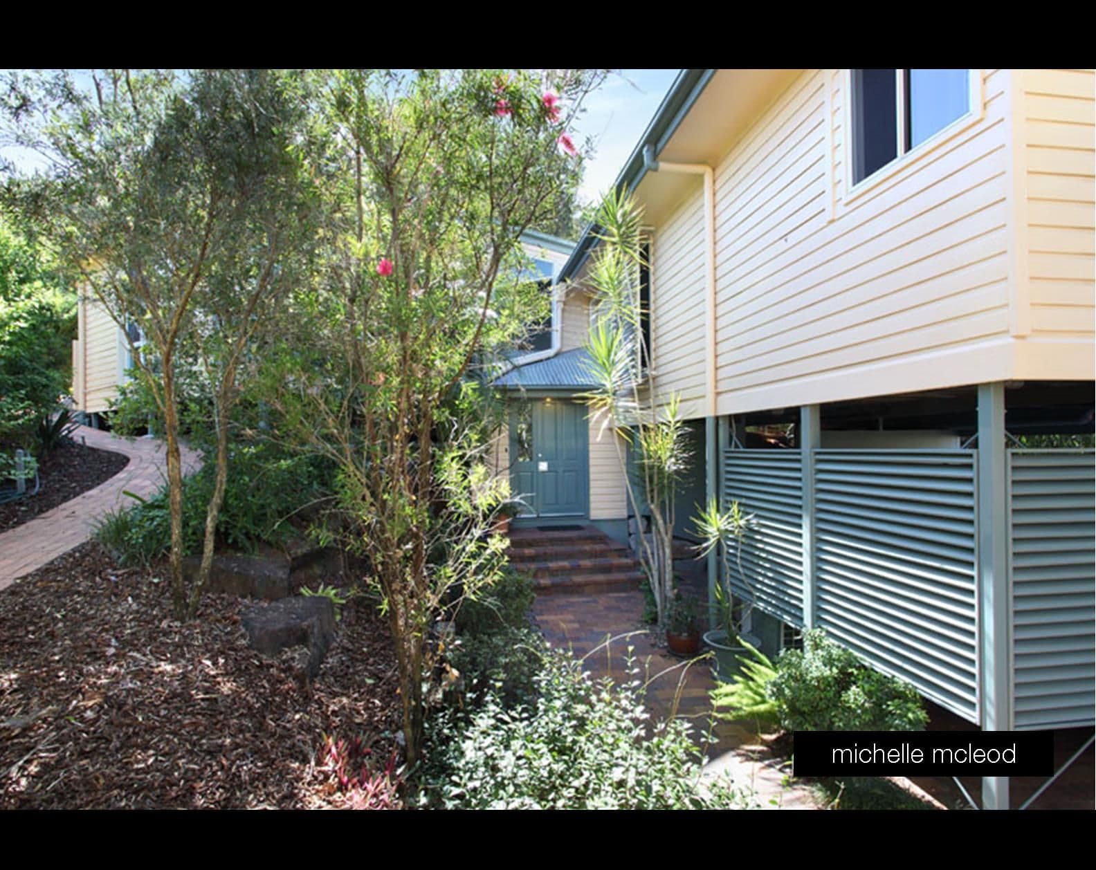 4 Pearra Place, Chapel Hill QLD 4069, Chapel Hill - Thumbnail 2