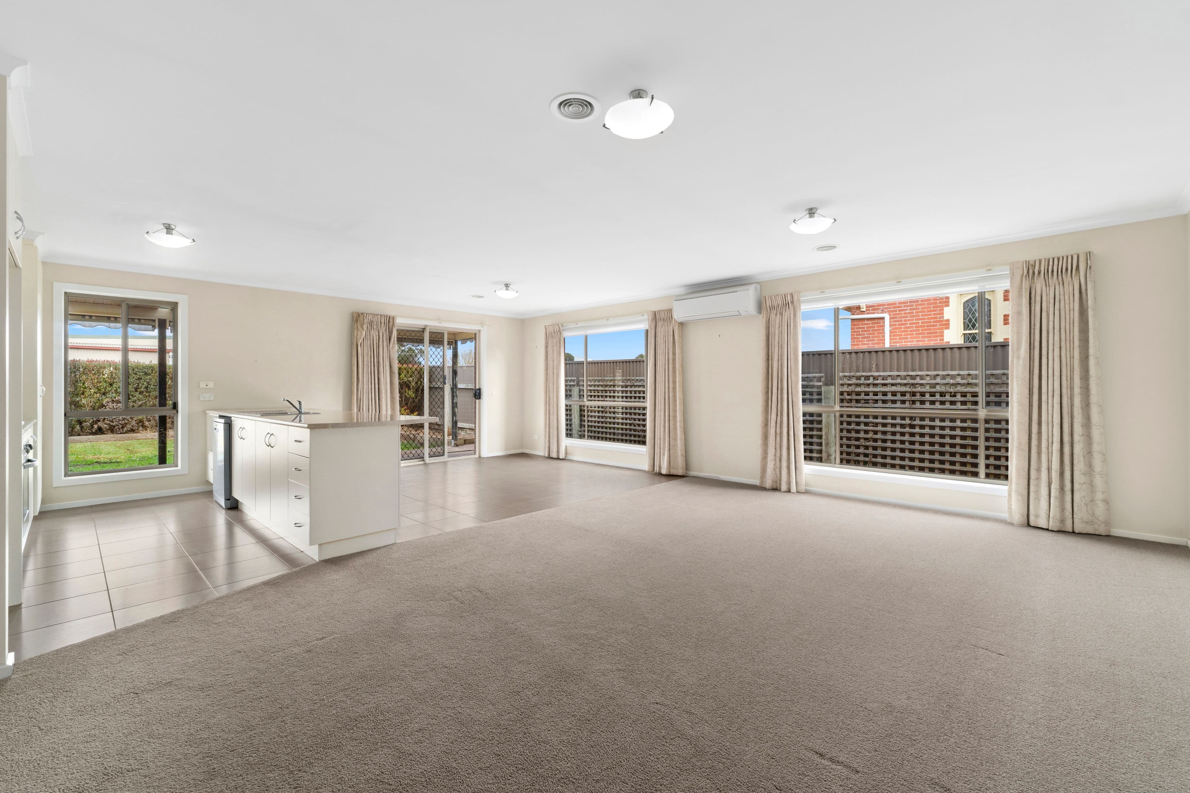 65 Curdie Street, Cobden VIC 3266, Cobden - Thumbnail 4