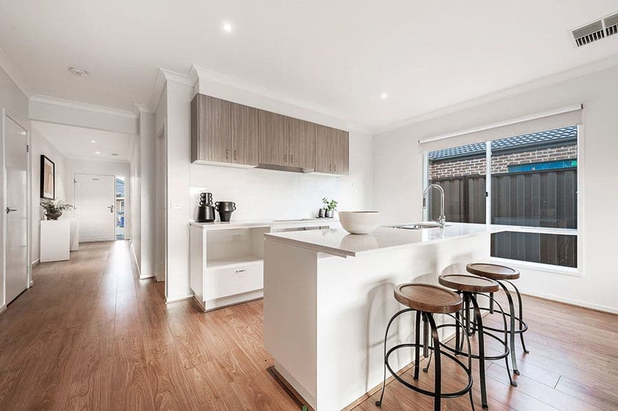 31 Peninsula Crescent, Craigieburn VIC 3064, Craigieburn - Thumbnail 2