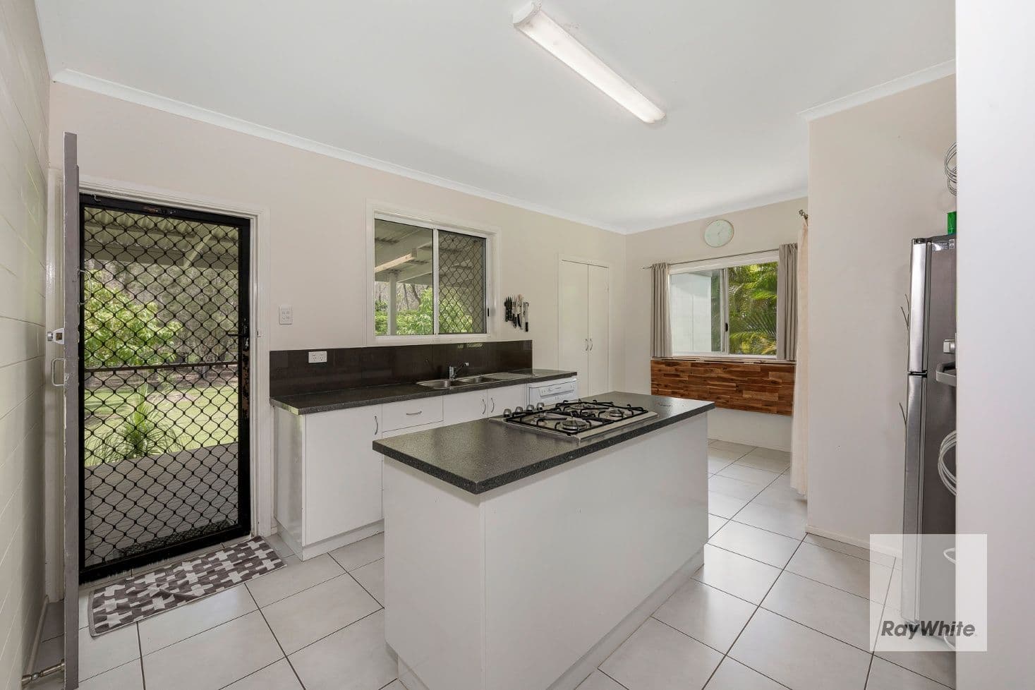 48 Tammy Road, Moore Park Beach QLD 4670, Moore Park Beach - Thumbnail 6
