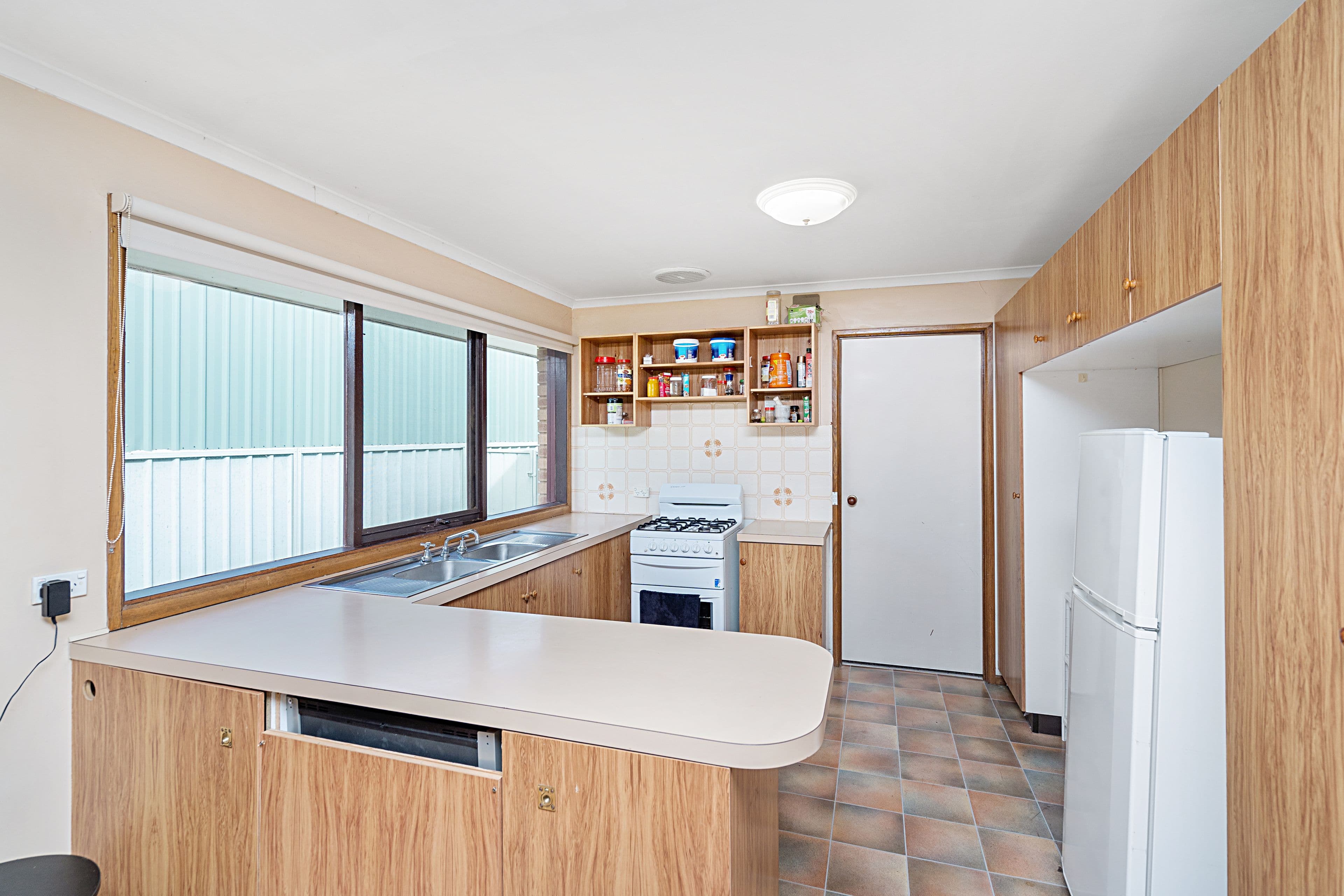 8 Lyons Crescent, FOREST HILL NSW 2651, Forest Hill - Thumbnail 2
