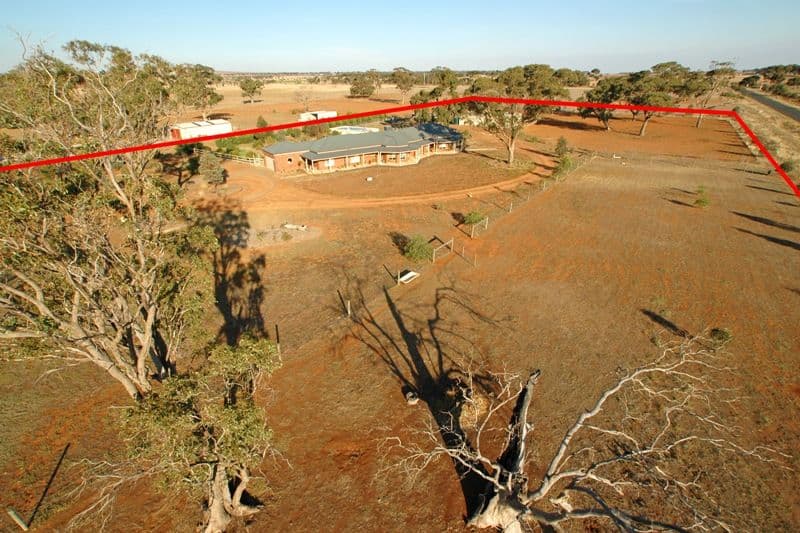 1 Redgum Drive, MELTON SOUTH VIC 3338, Melton South - Thumbnail 8