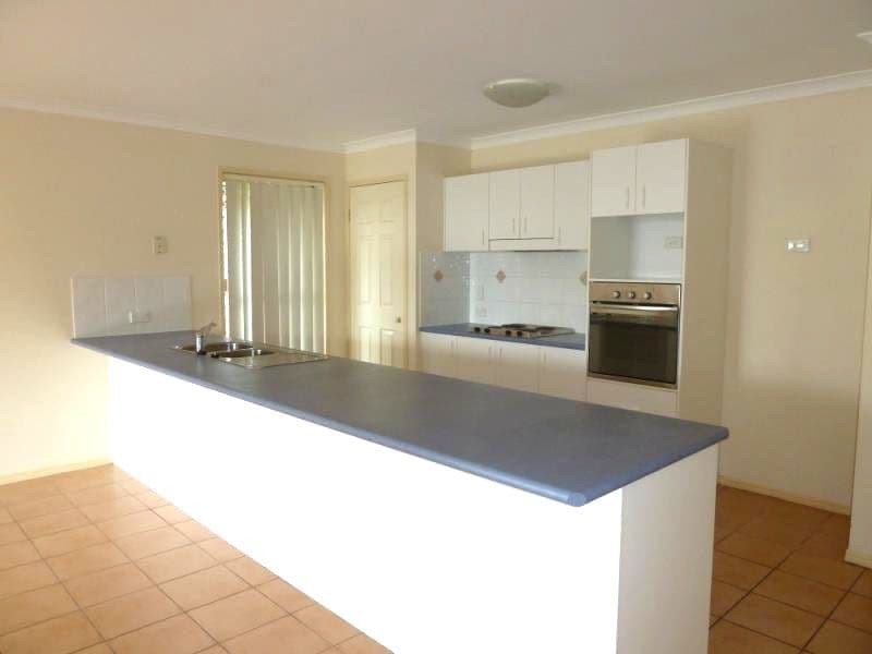 19 Sunningdale Street, OXLEY QLD 4075, Oxley - Thumbnail 2