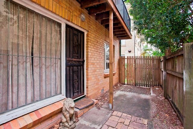 4 'Moana Court' 24 Peninsula Drive, SURFERS PARADISE QLD 4217, Surfers Paradise - Thumbnail 3