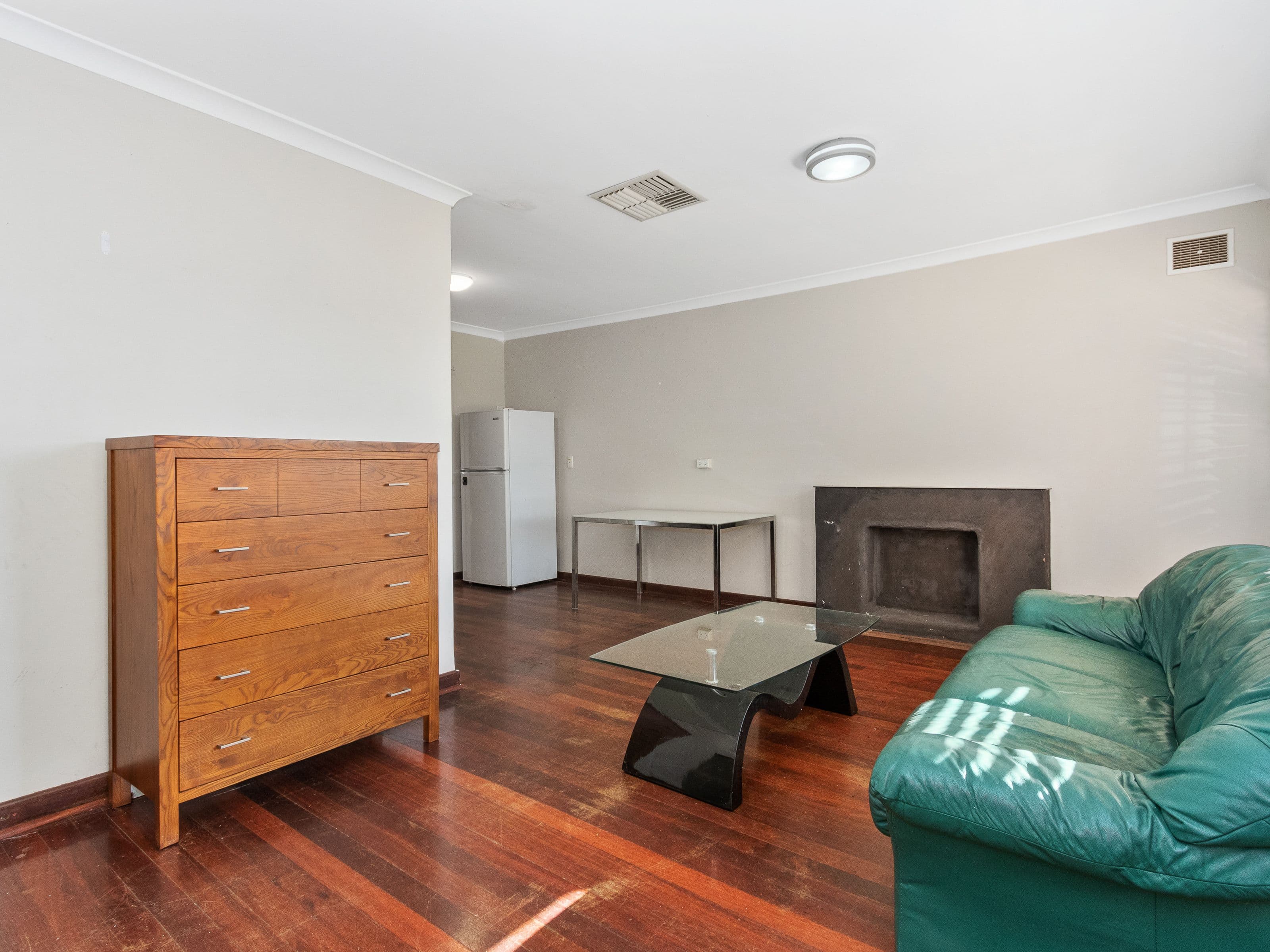 131 Mills Street, Queens Park WA 6107, Queens Park - Thumbnail 4