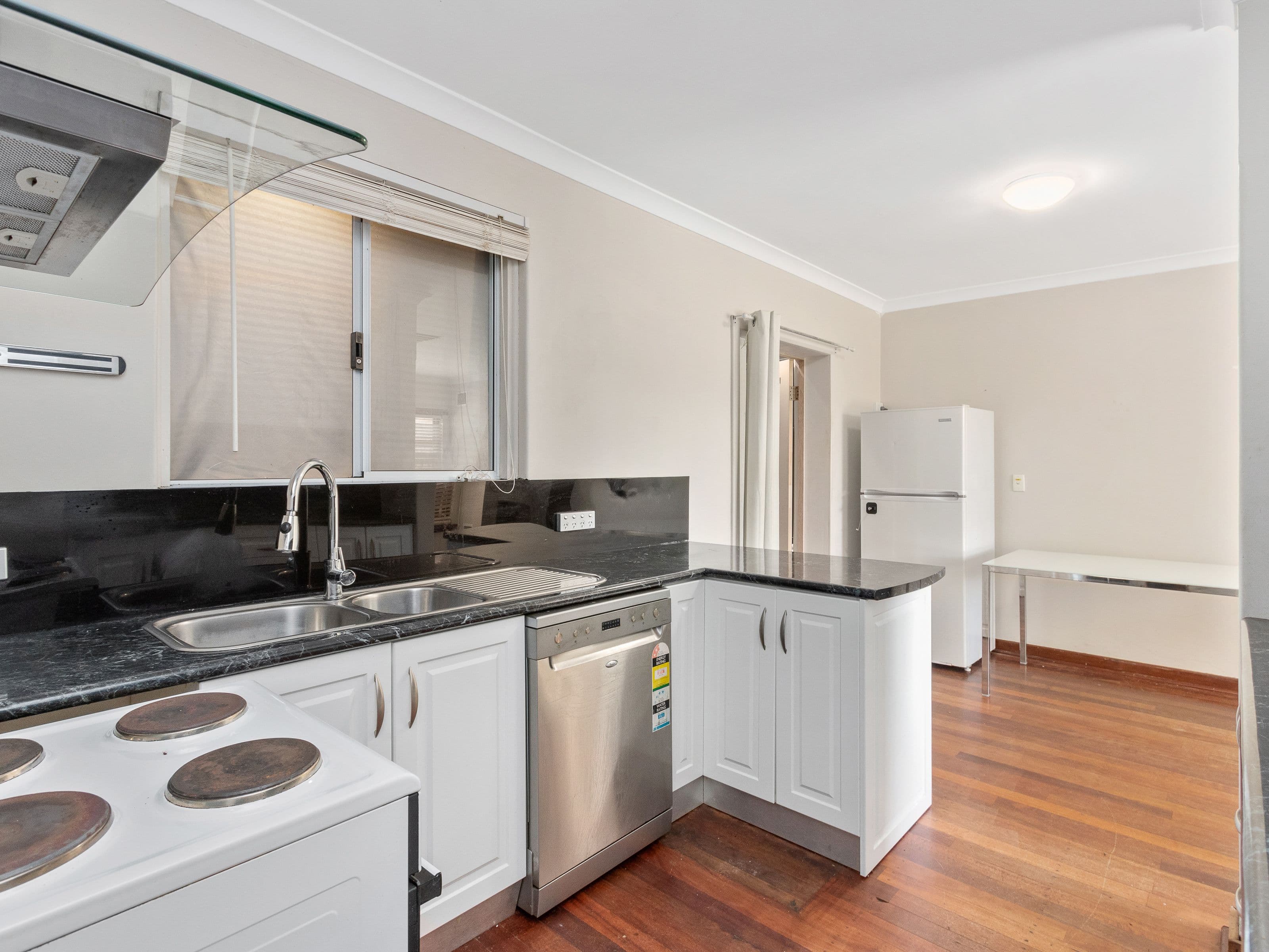 131 Mills Street, Queens Park WA 6107, Queens Park - Thumbnail 5