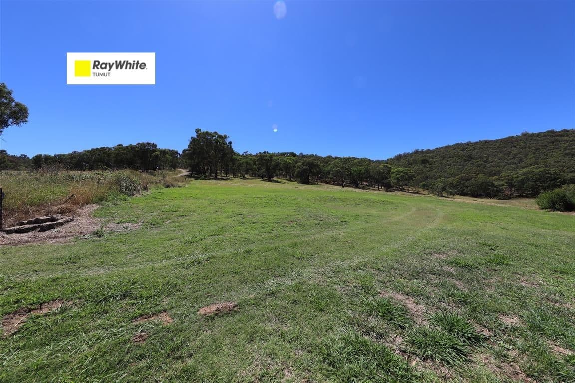 179 Grahamstown Road, Adelong NSW 2729, Adelong - Image 1