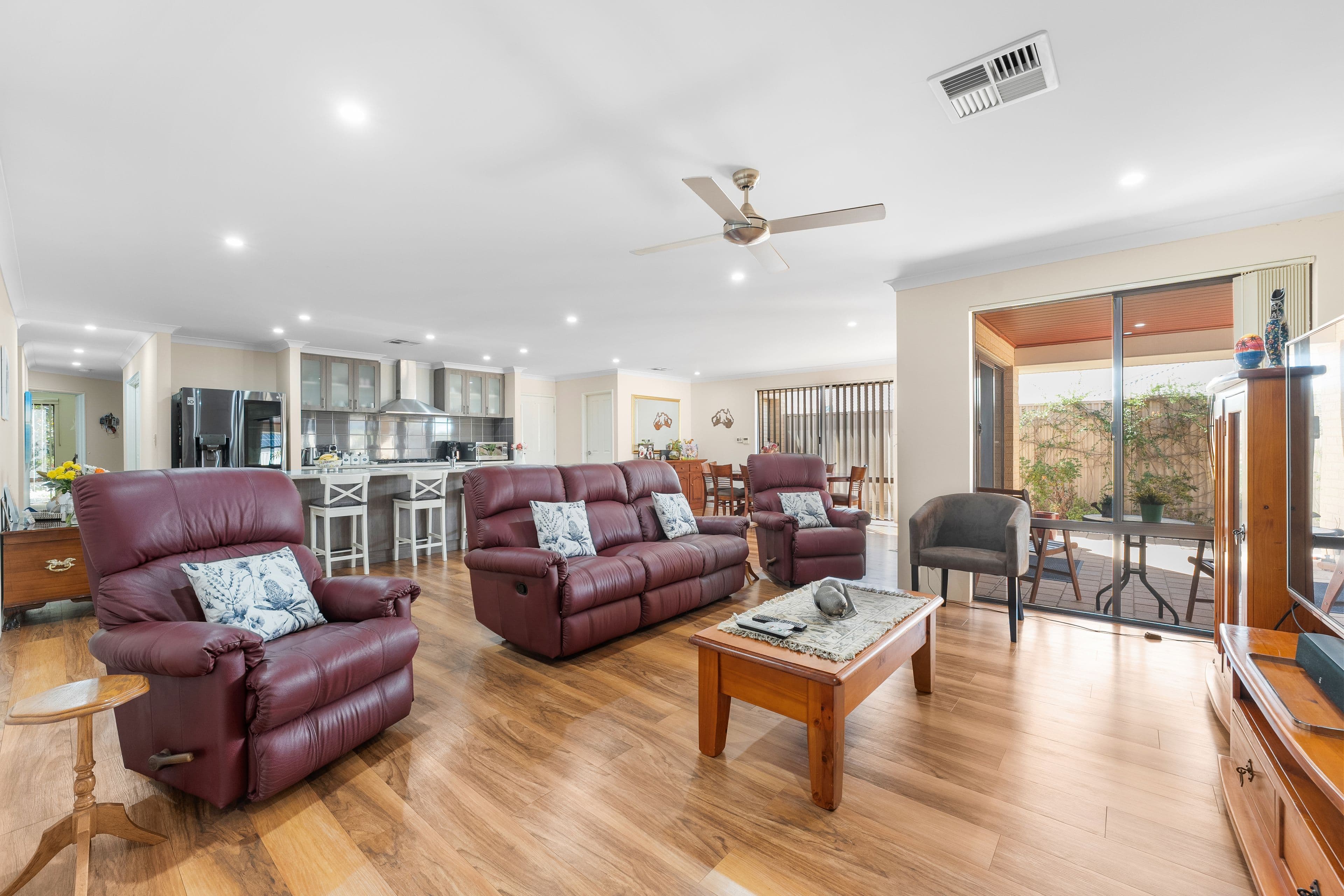 8 Mentor Street, Baldivis WA 6171, Baldivis - Thumbnail 2