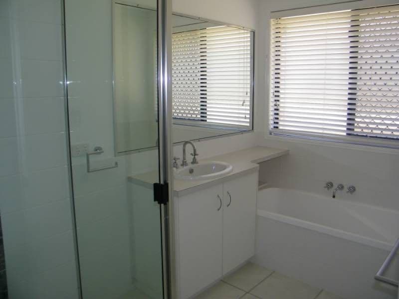 109 Dixon Drive, TELINA QLD 4680, Telina - Thumbnail 5