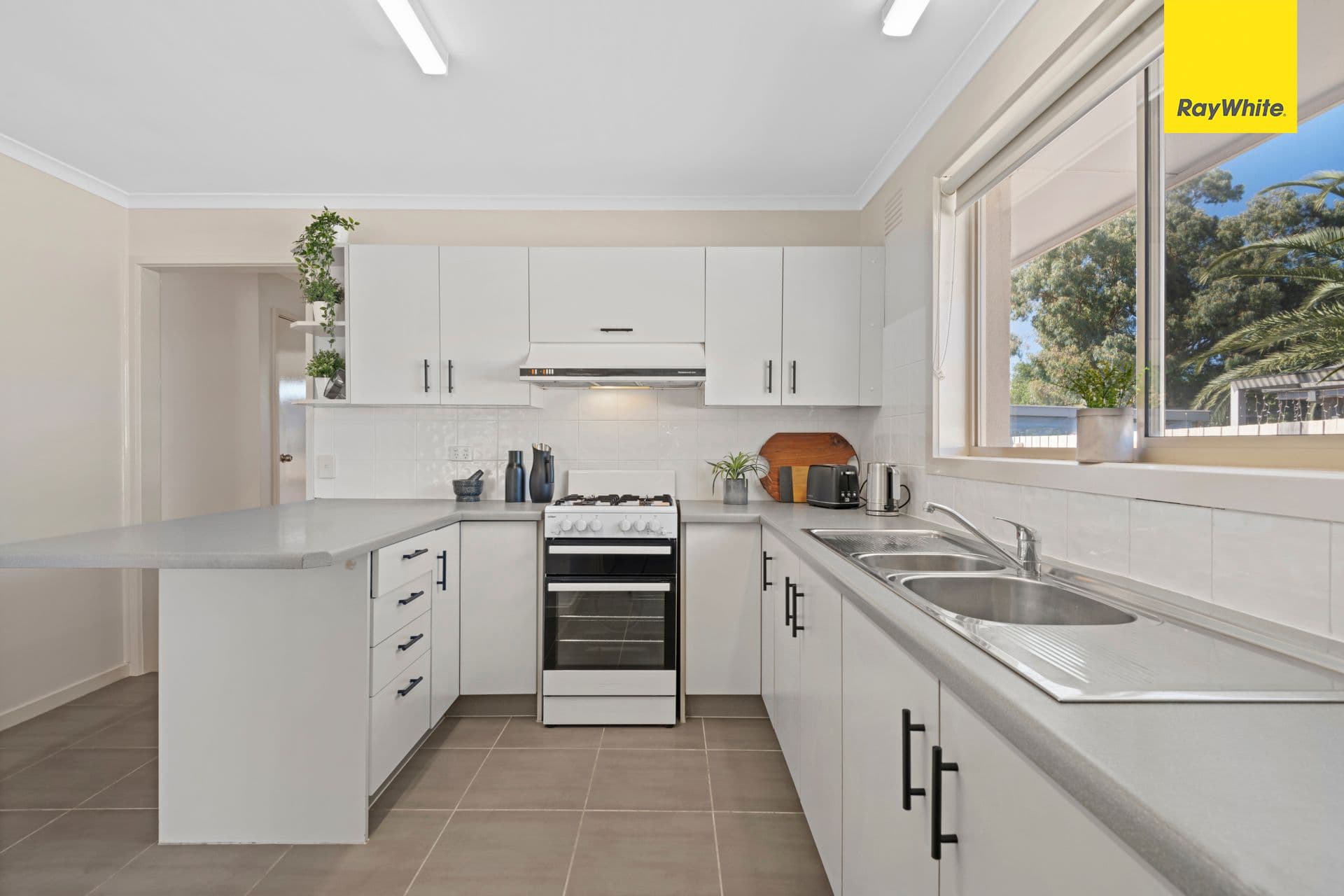 129 Centenary Avenue, Melton VIC 3337, Melton - Thumbnail 6