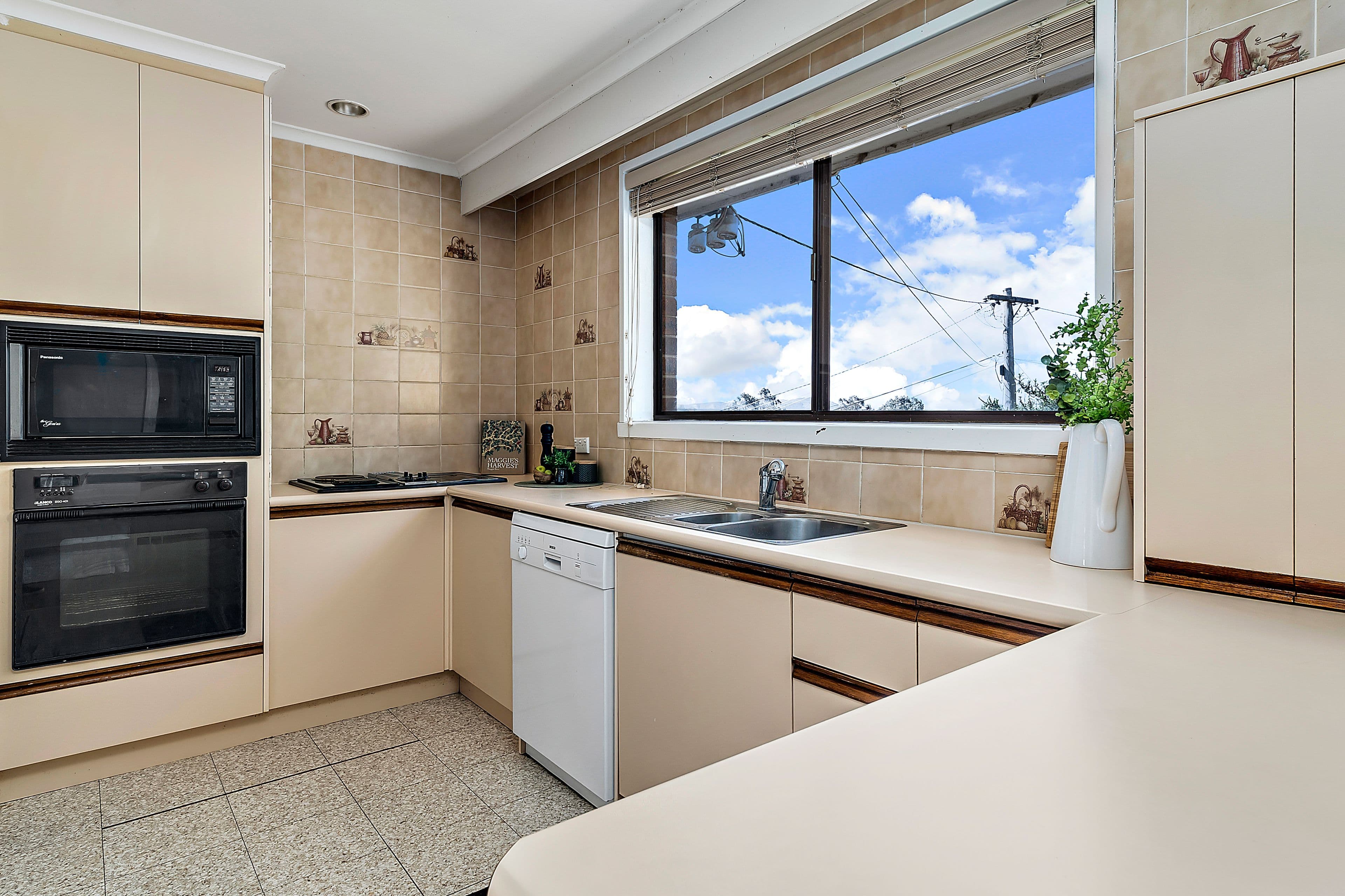 11 Merfield Place, Giralang ACT 2617, Giralang - Thumbnail 6