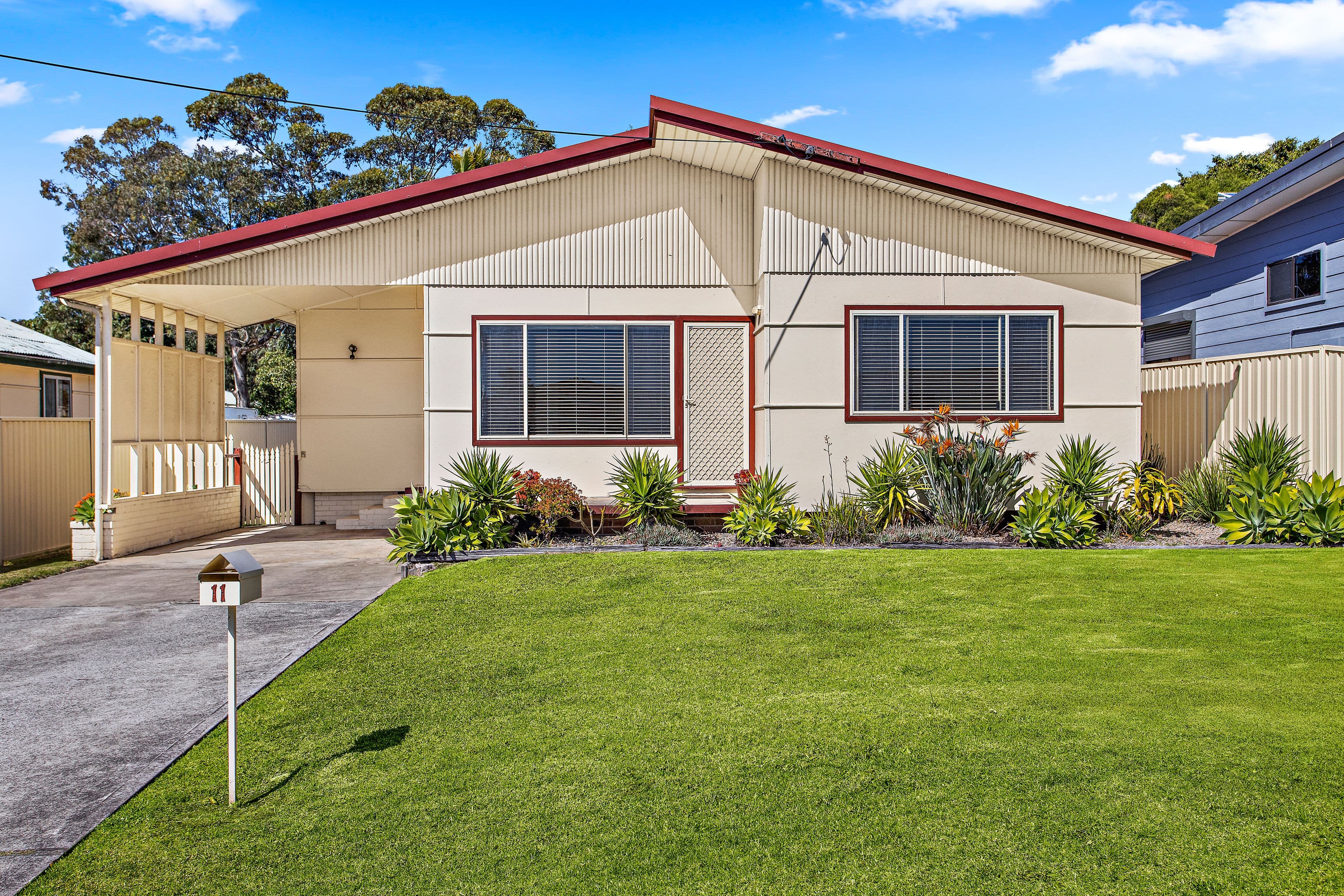11 Griffiths Street, Oak Flats NSW 2529, Oak Flats - Image 1
