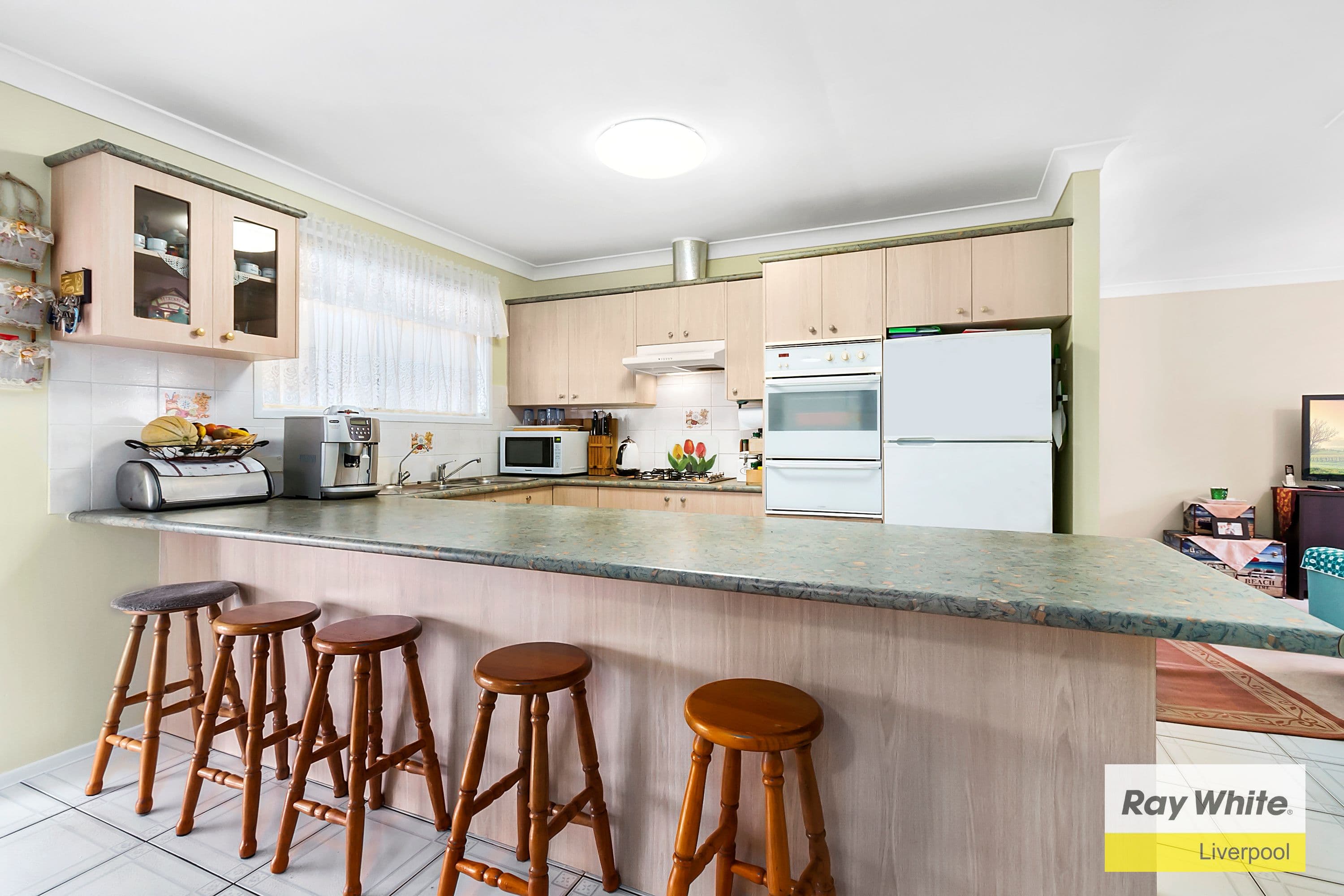 34 Penguin Parade, Hinchinbrook - Thumbnail 2