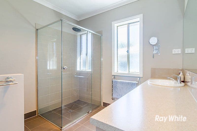 1 Donohue Street, Cranbourne East VIC 3977, Cranbourne East - Thumbnail 4