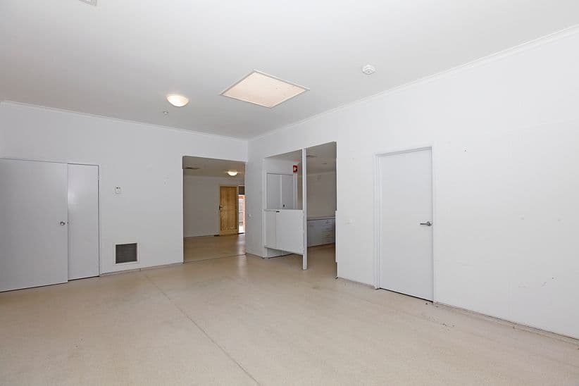 4 Nicholas Street, EPPING VIC 3076, Epping - Thumbnail 4
