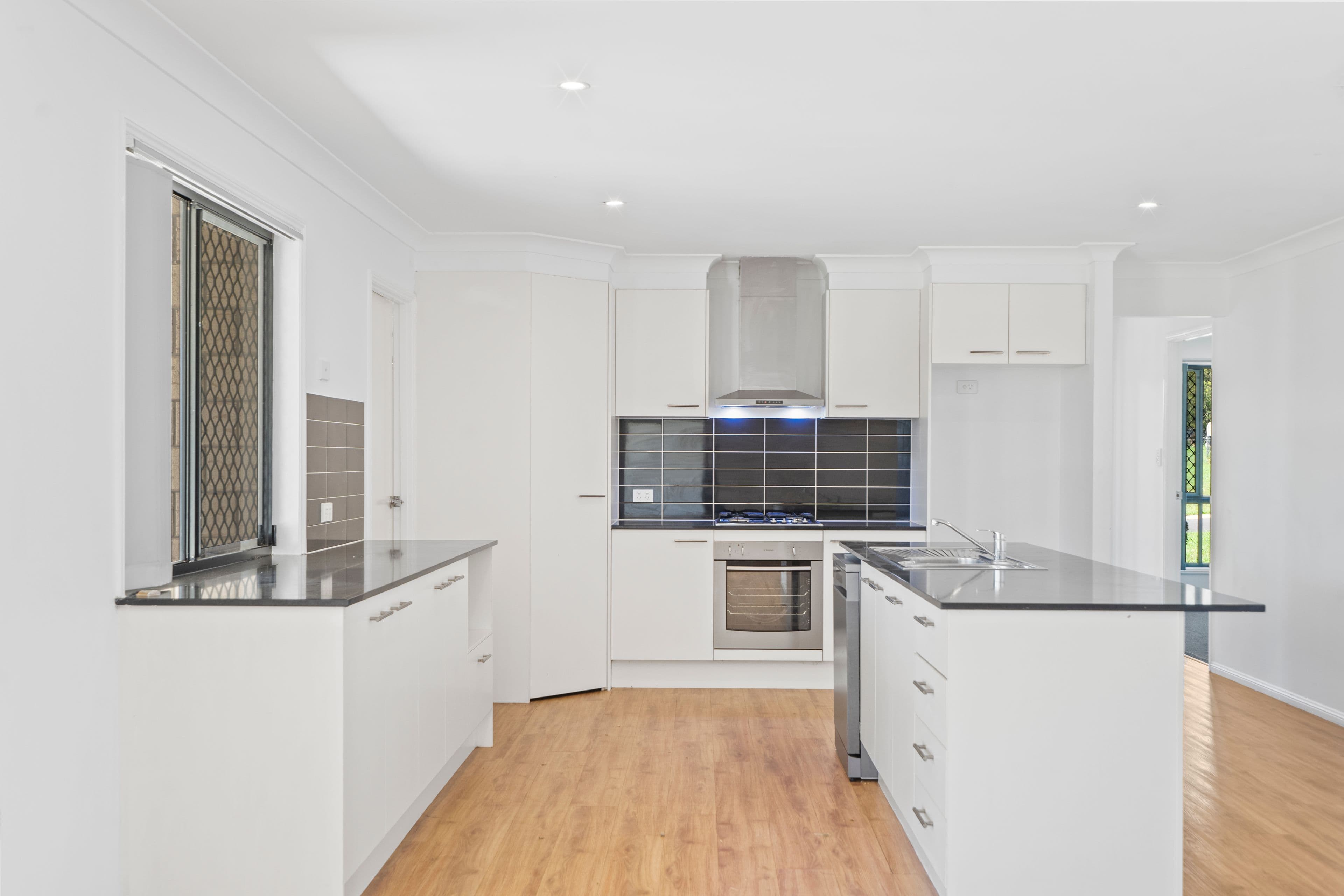6 Kerry View Court, Forest Hill QLD 4342, Forest Hill - Thumbnail 3