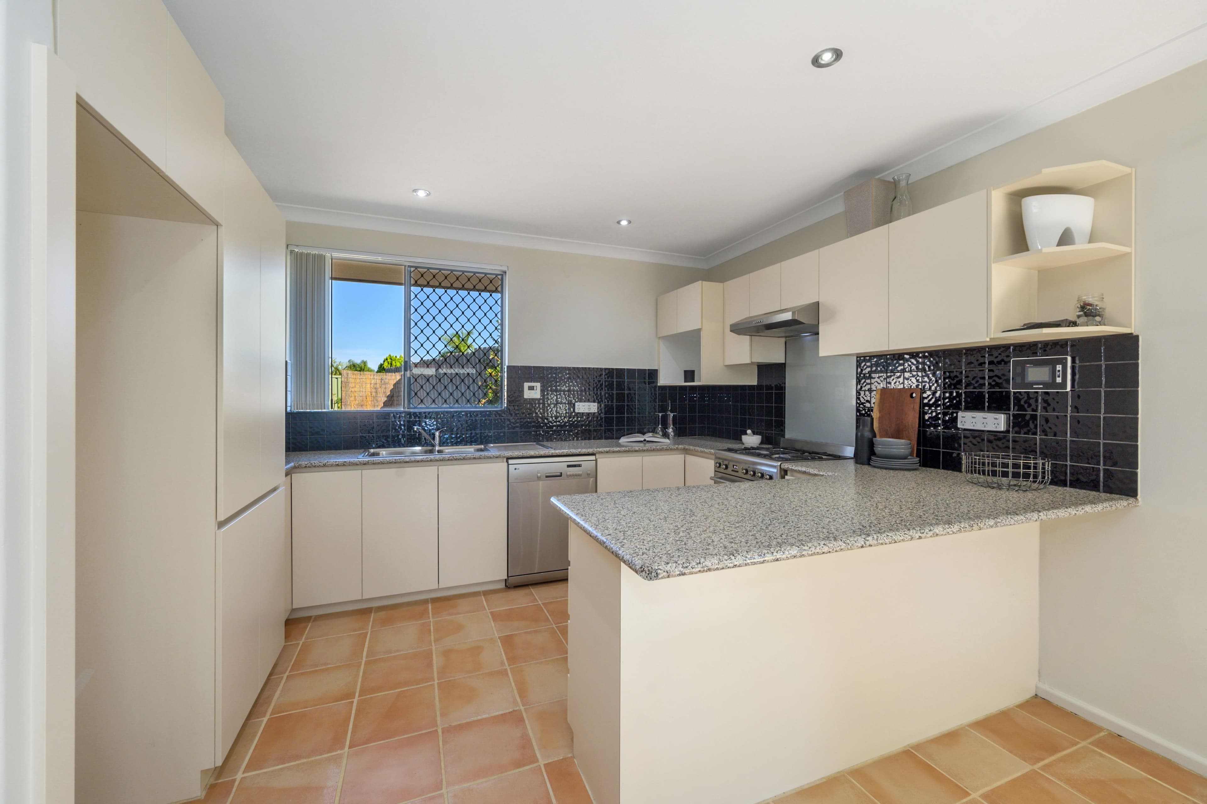 37 Durban Crescent, Kingsley WA 6026, Kingsley - Thumbnail 3