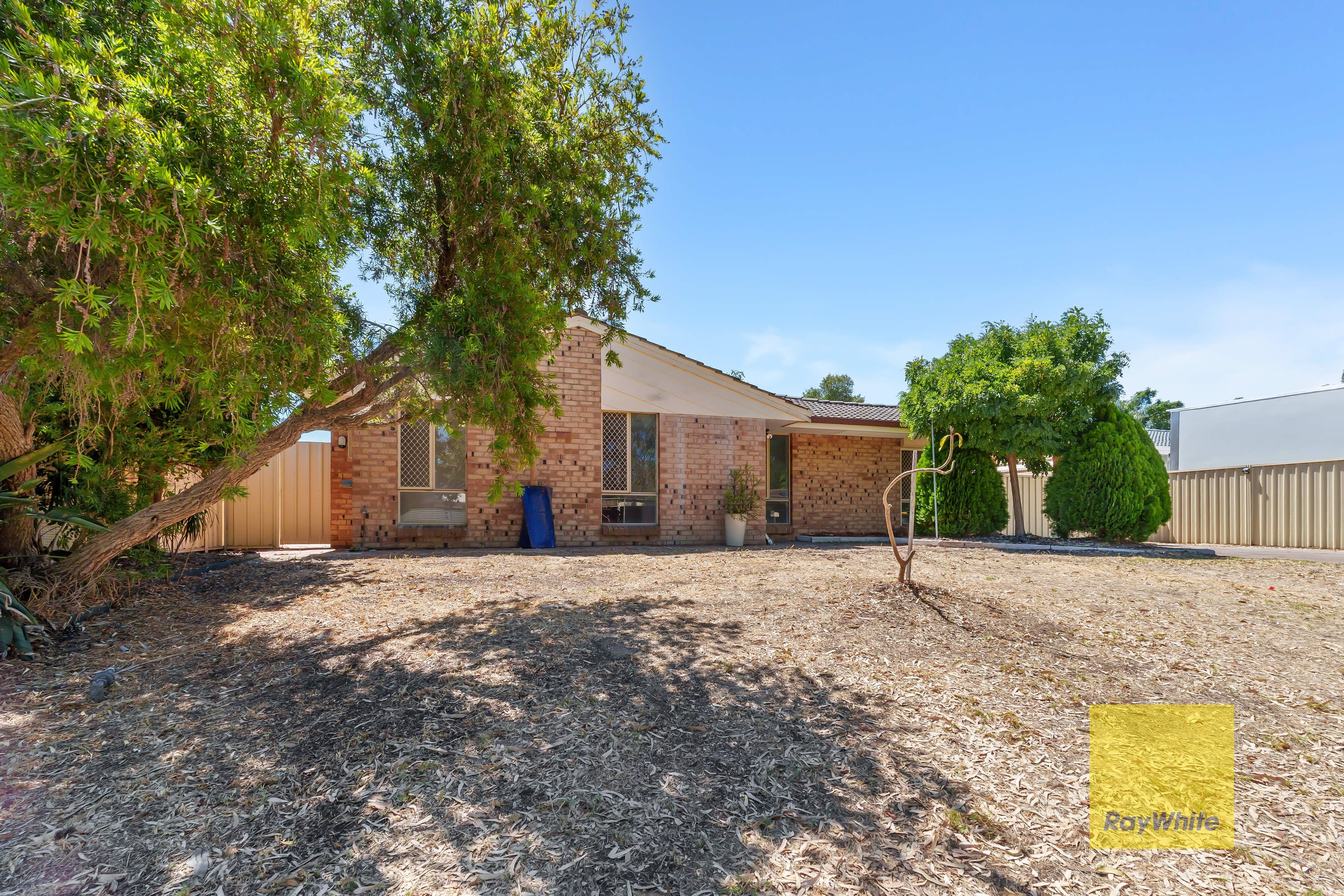 1 Woodbridge Close, Swan View WA 6056, Swan View - Thumbnail 3