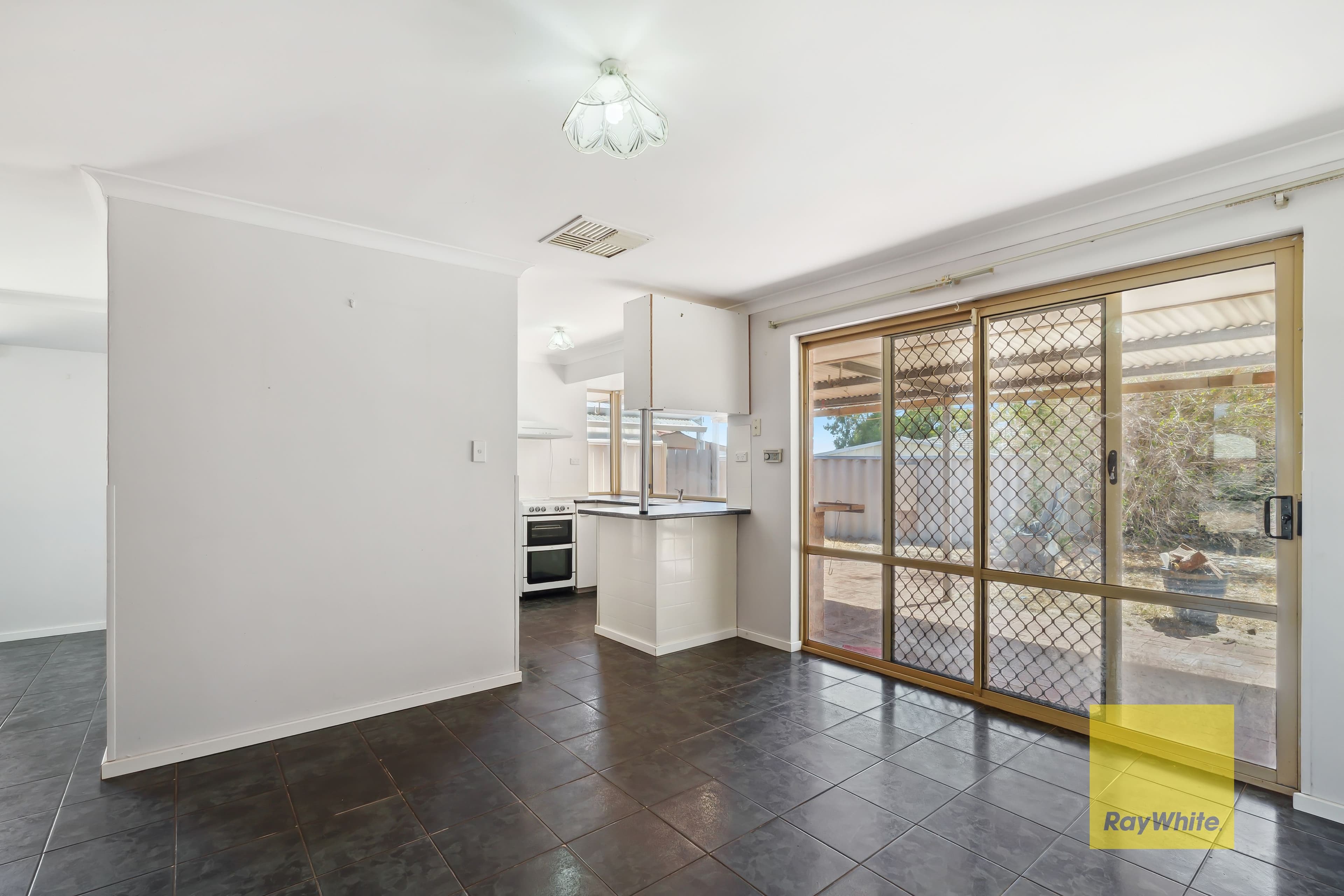1 Woodbridge Close, Swan View WA 6056, Swan View - Thumbnail 6