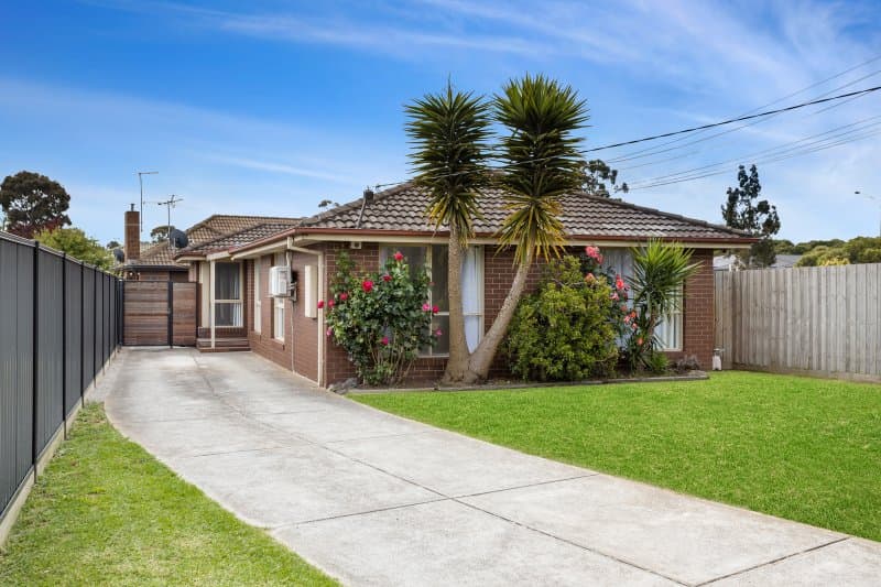 2 Glitter Road, Diggers Rest - Image 1