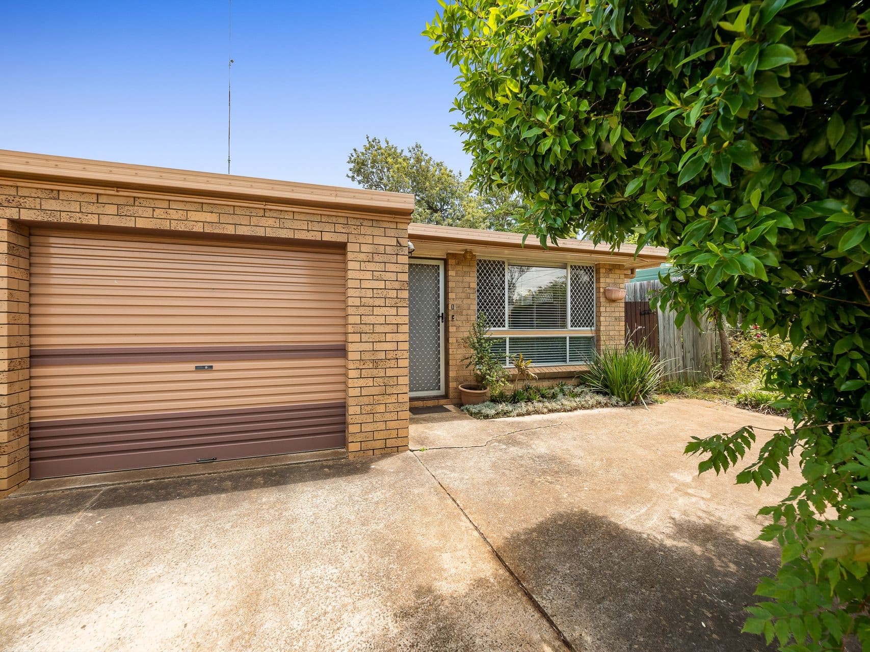 21 Sapphire Street, Kearneys Spring QLD 4350, Kearneys Spring - Thumbnail 3