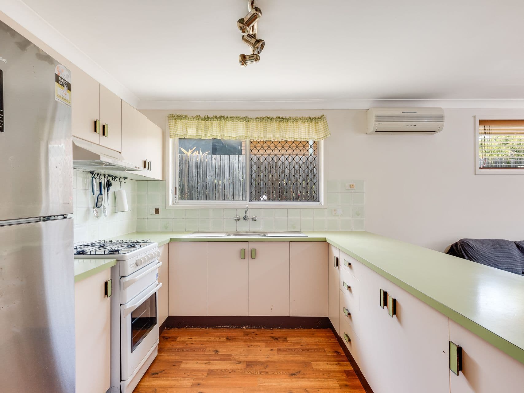 21 Sapphire Street, Kearneys Spring QLD 4350, Kearneys Spring - Thumbnail 5