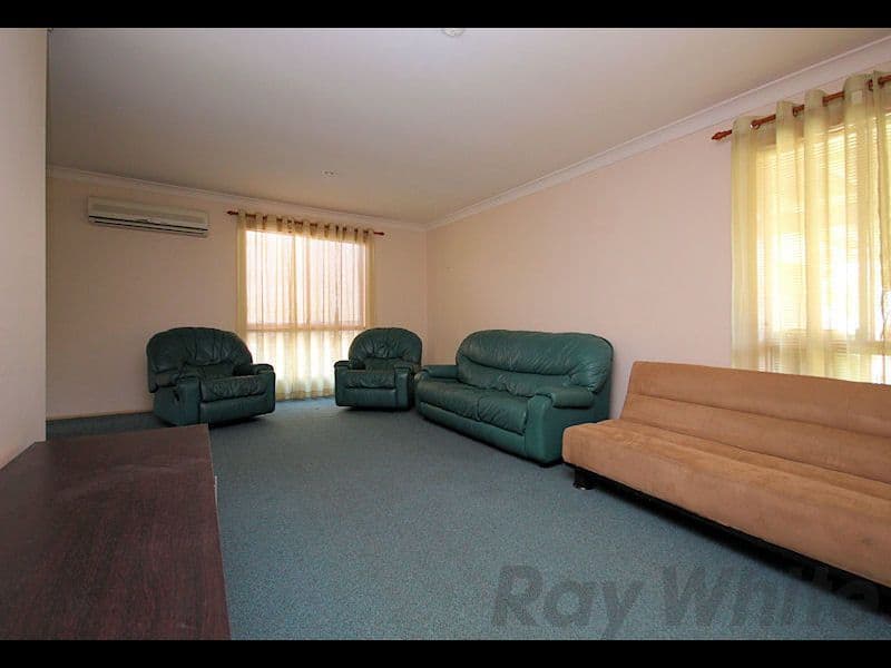 4 Wren Court, BUNDAMBA QLD 4304, Bundamba - Thumbnail 2