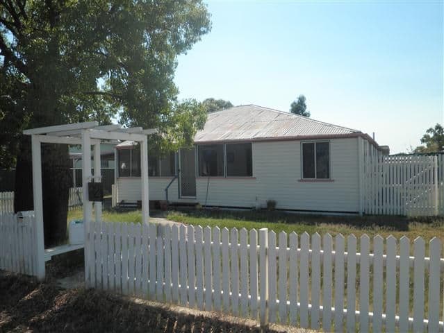 32 Soutter Street, ROMA QLD 4455, Roma - Image 1
