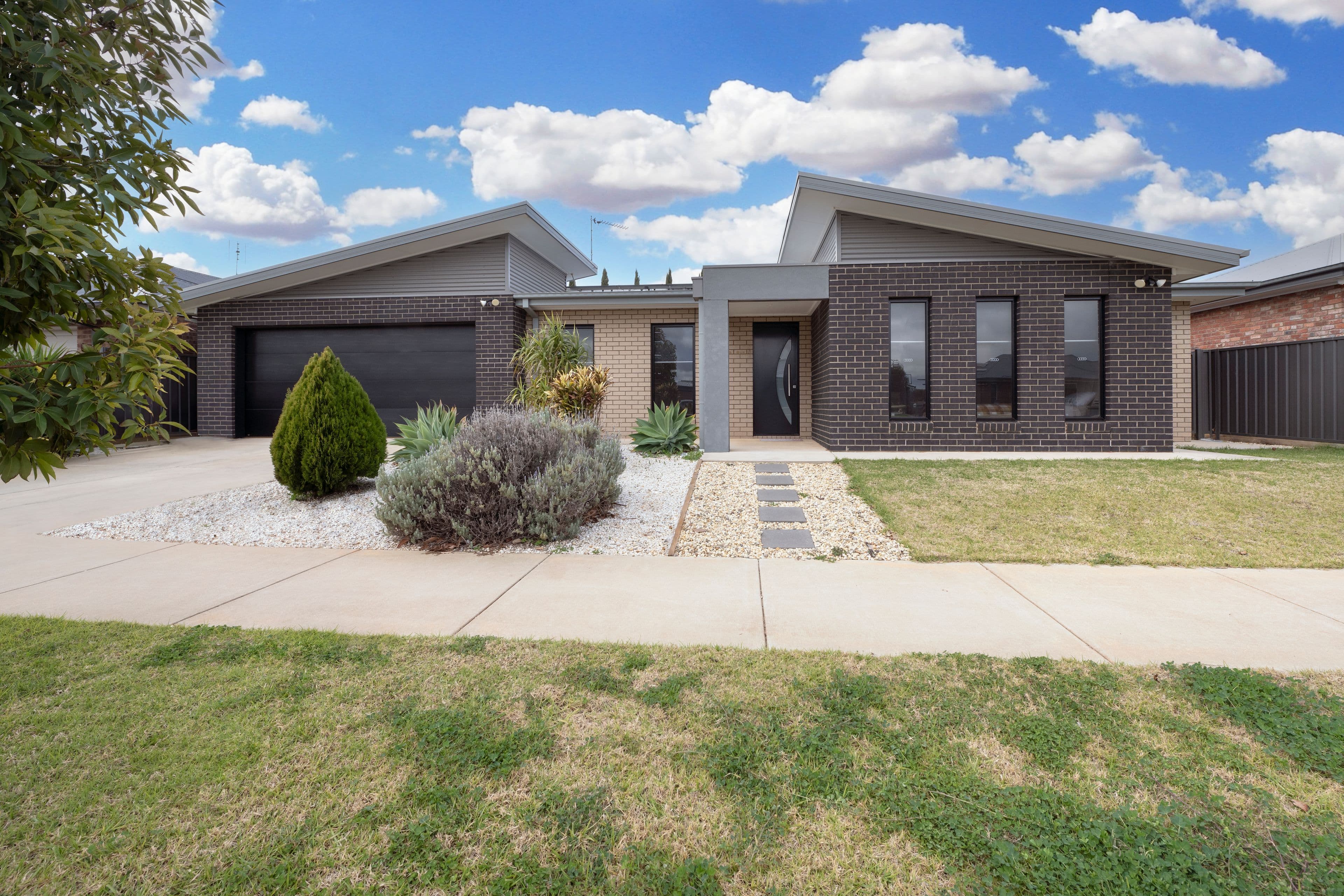 12 Sandalwood Avenue, Swan Hill VIC 3585, Swan Hill - Thumbnail 2