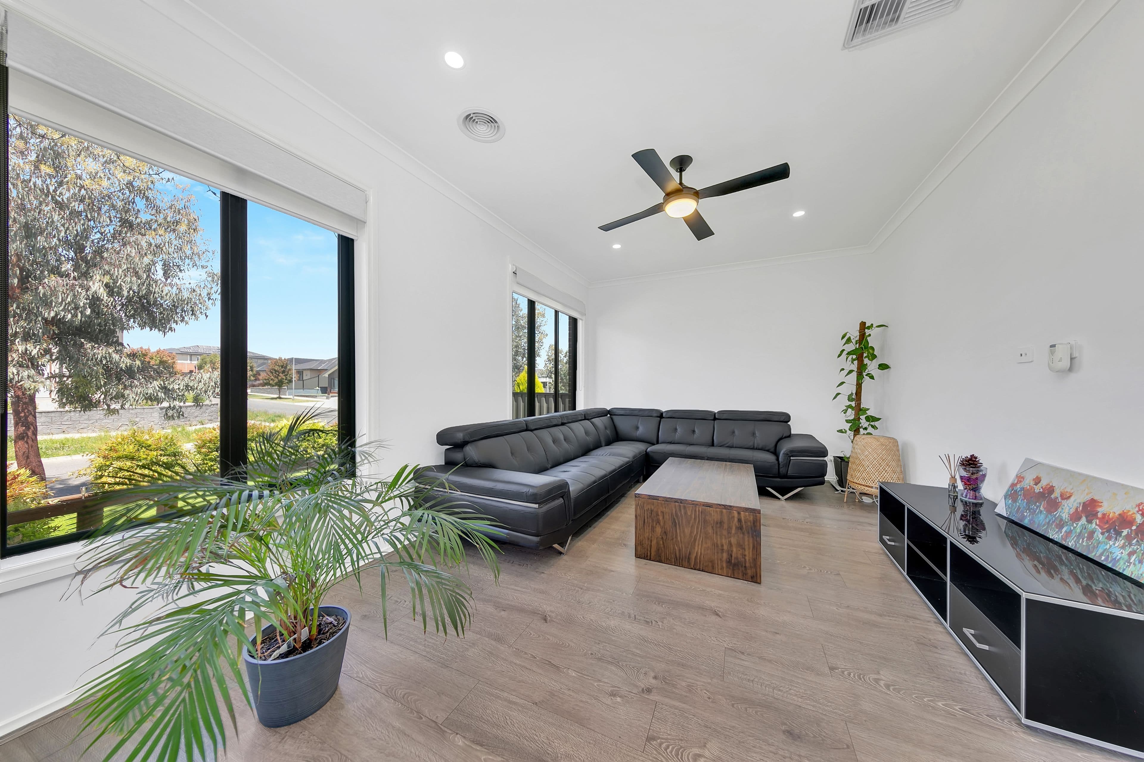 8 Stonemasons Way, Mernda VIC 3754, Mernda - Thumbnail 4
