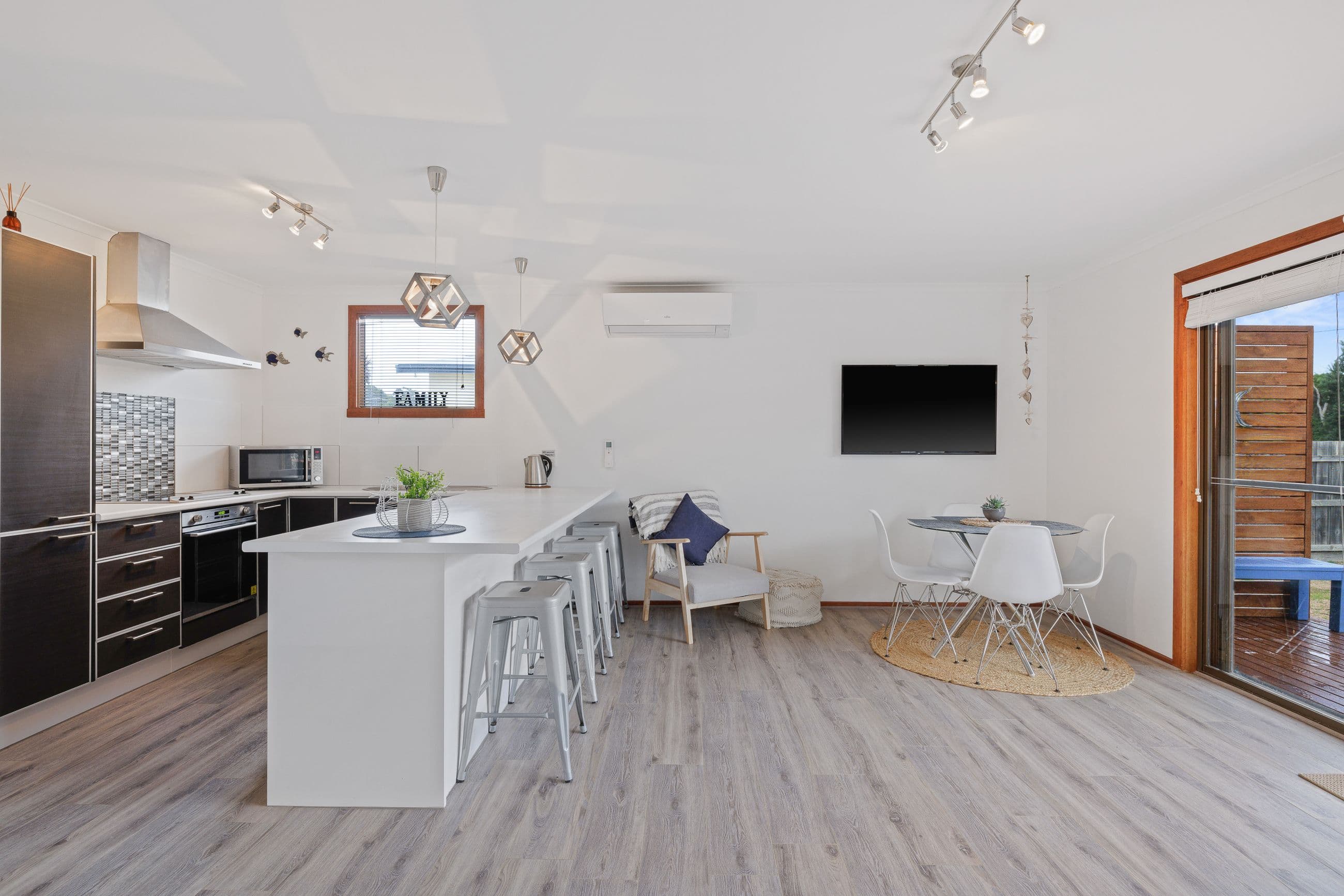 103 Justice Road, Cowes VIC 3922, Cowes - Thumbnail 2