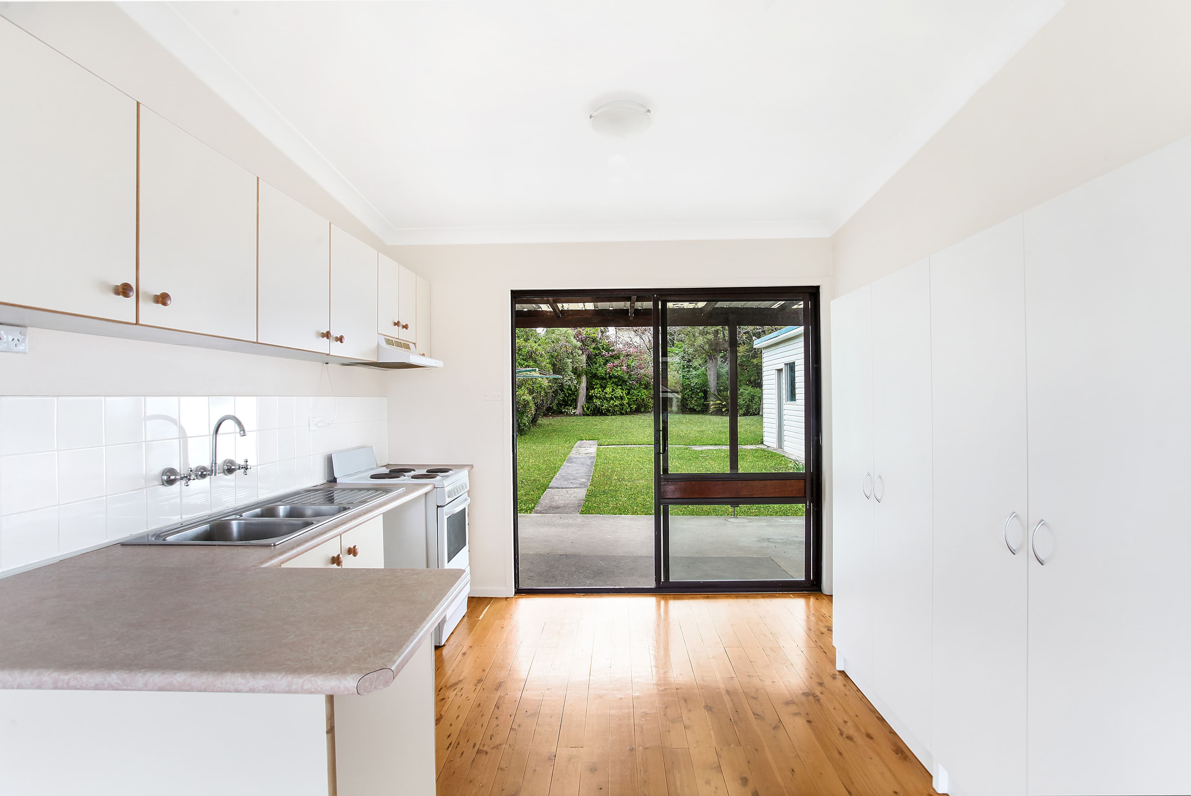 10 Doone Street, Barrack Heights - Thumbnail 2