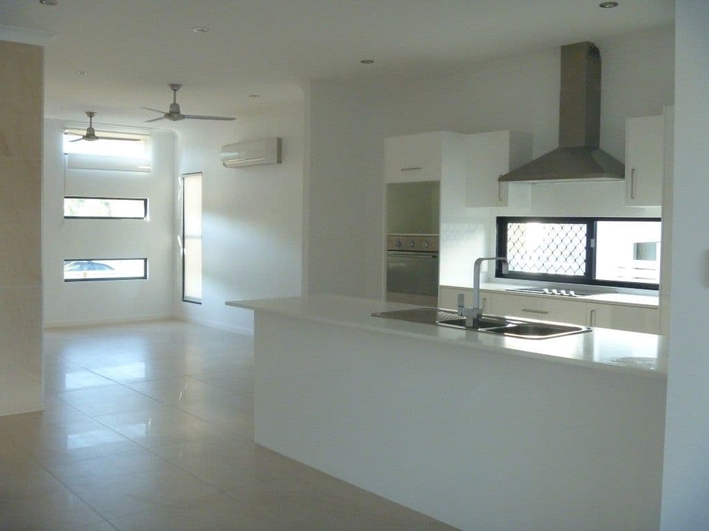 77 The Oaks Road, TANNUM SANDS QLD 4680, Tannum Sands - Thumbnail 5