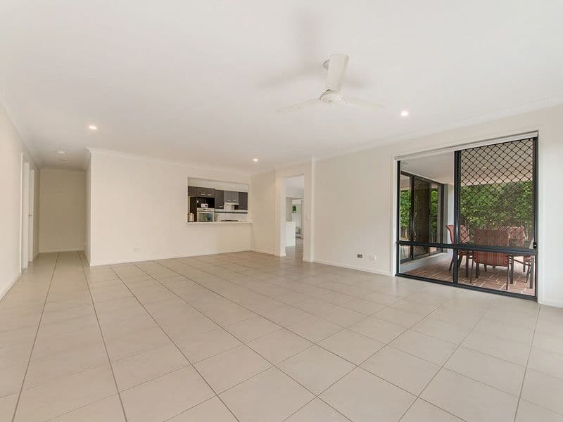 11 Vermont Street, Oxenford QLD 4210, Oxenford - Thumbnail 4
