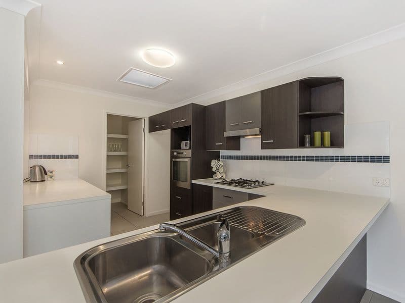 11 Vermont Street, Oxenford QLD 4210, Oxenford - Thumbnail 5