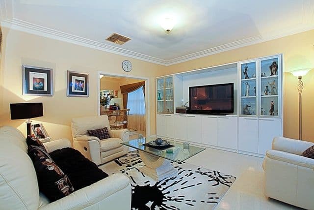 106 Leamington Street, RESERVOIR VIC 3073, Reservoir - Thumbnail 3