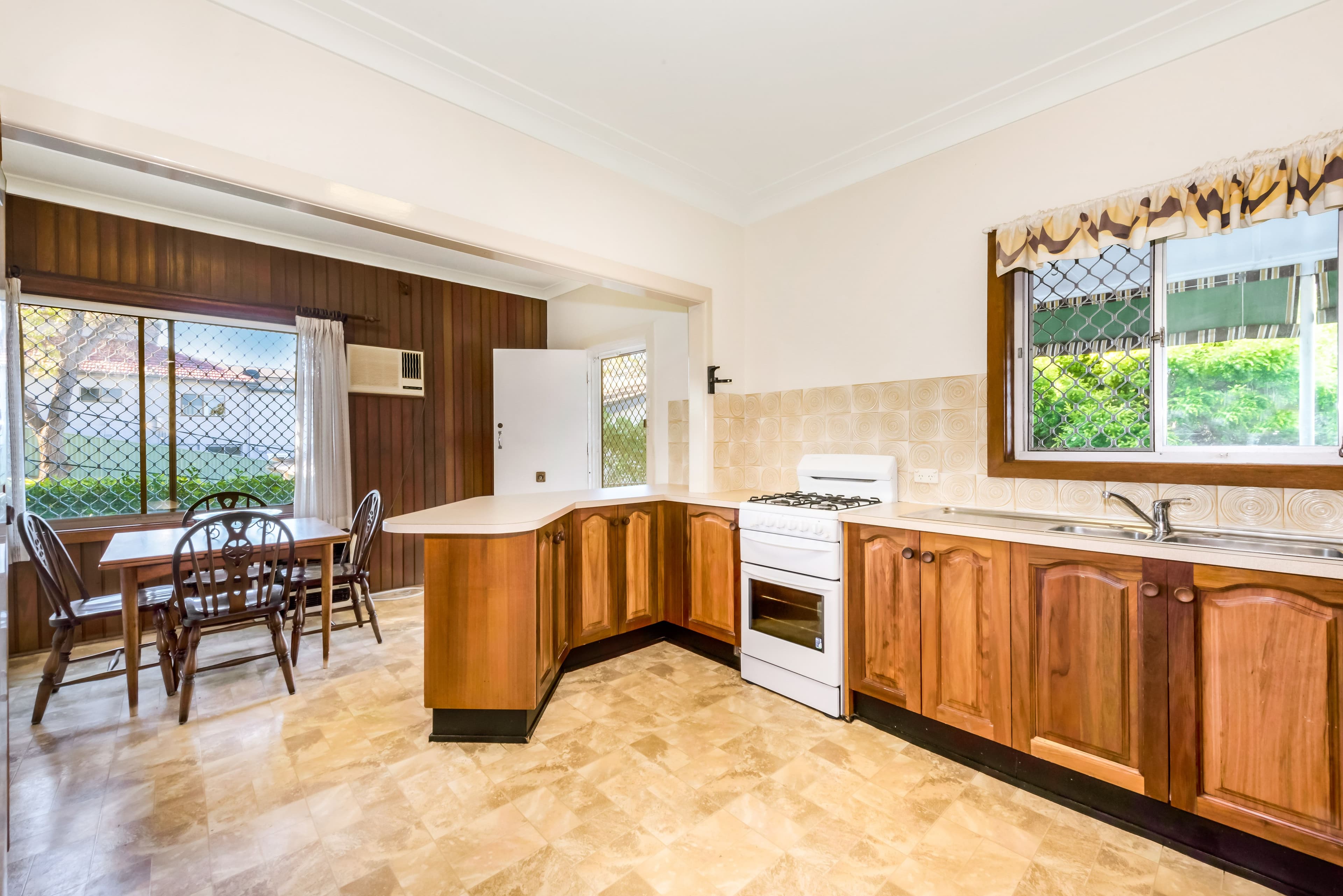 22 Champion Road, Tennyson Point - Thumbnail 3