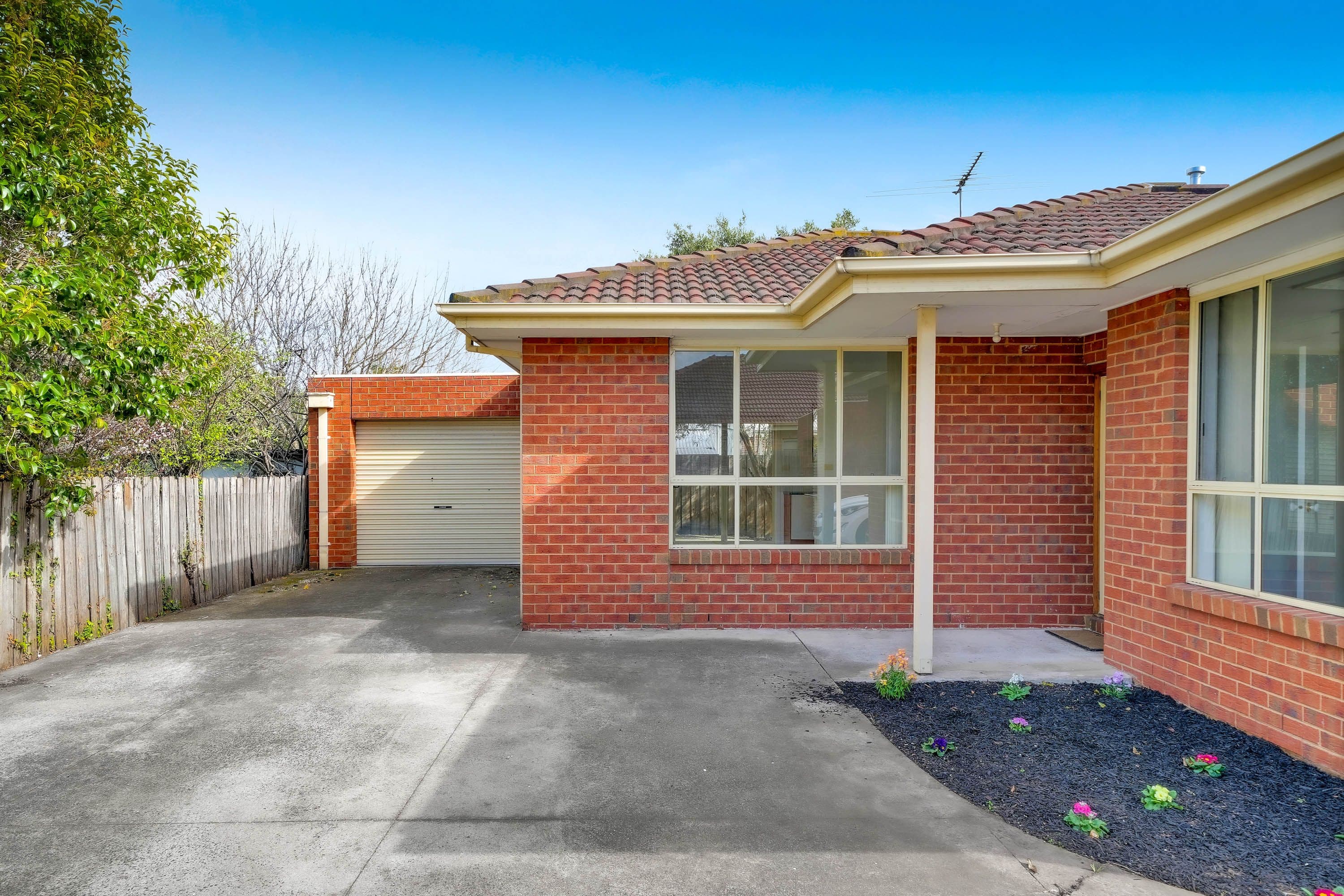 45 Matthews Avenue, Airport West VIC 3042, Airport West - Thumbnail 2