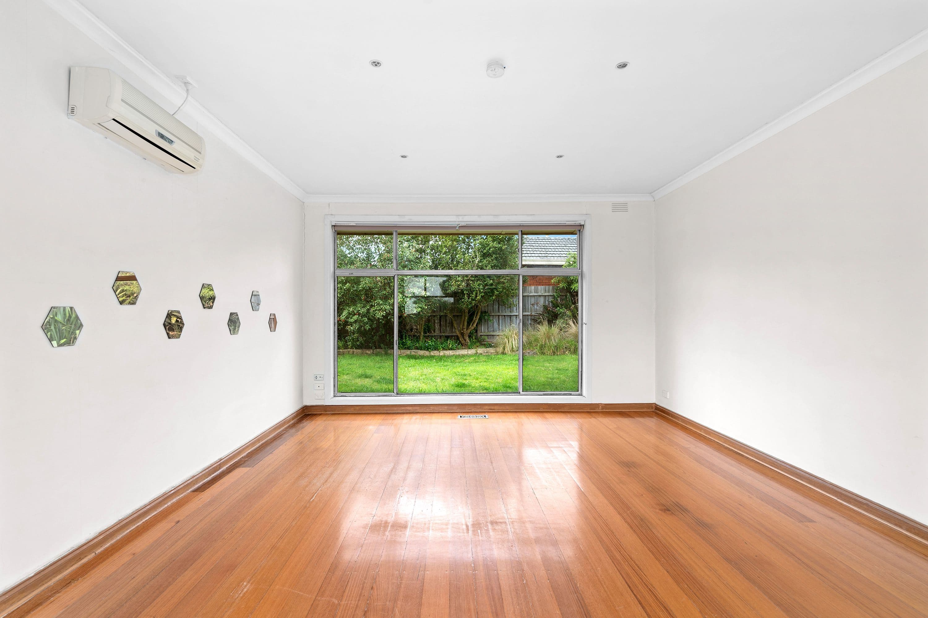5 Dunlavin Road, Mitcham VIC 3132, Mitcham - Thumbnail 2