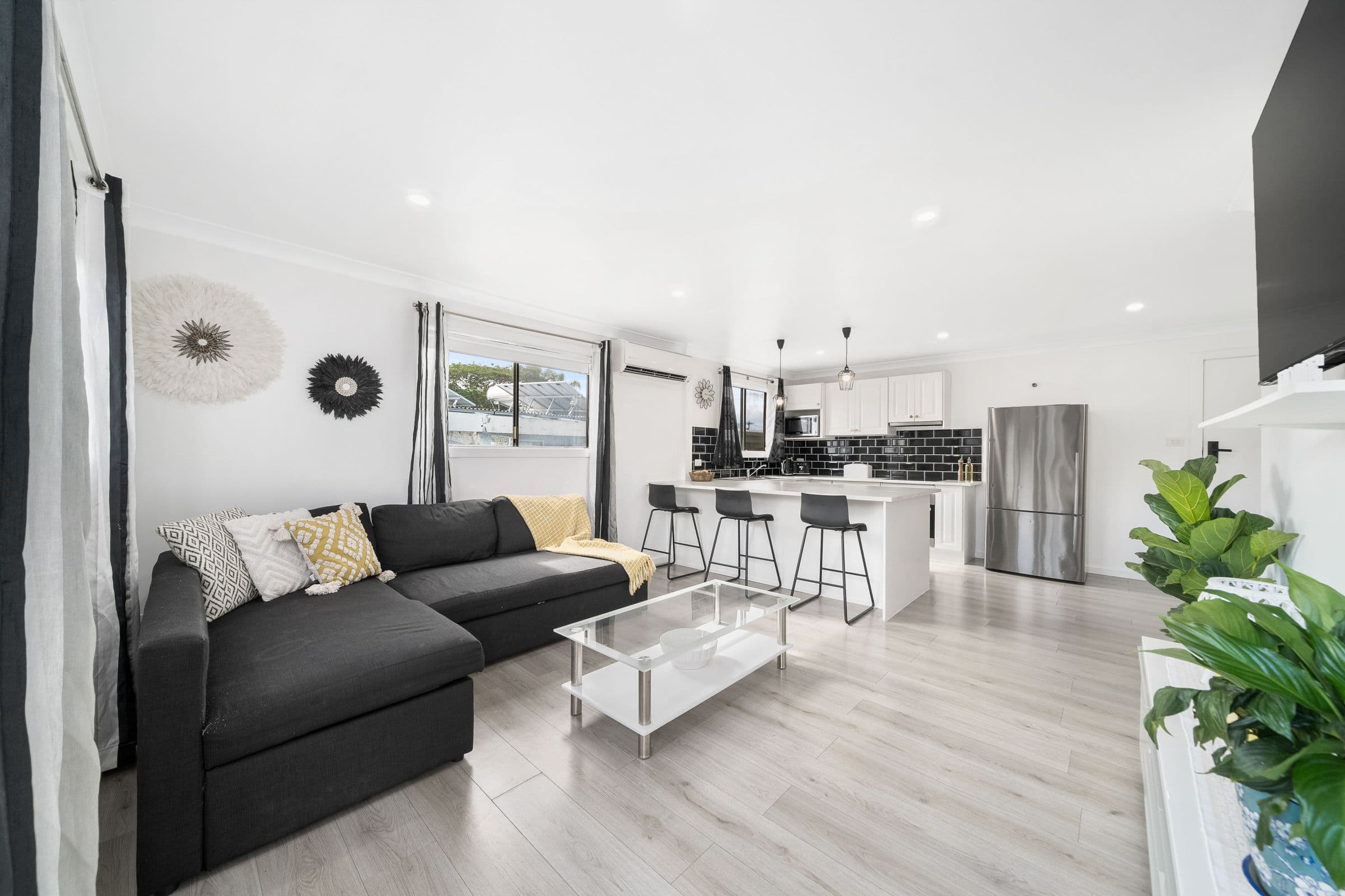 124 Klingner Road, Redcliffe QLD 4020, Redcliffe - Thumbnail 2