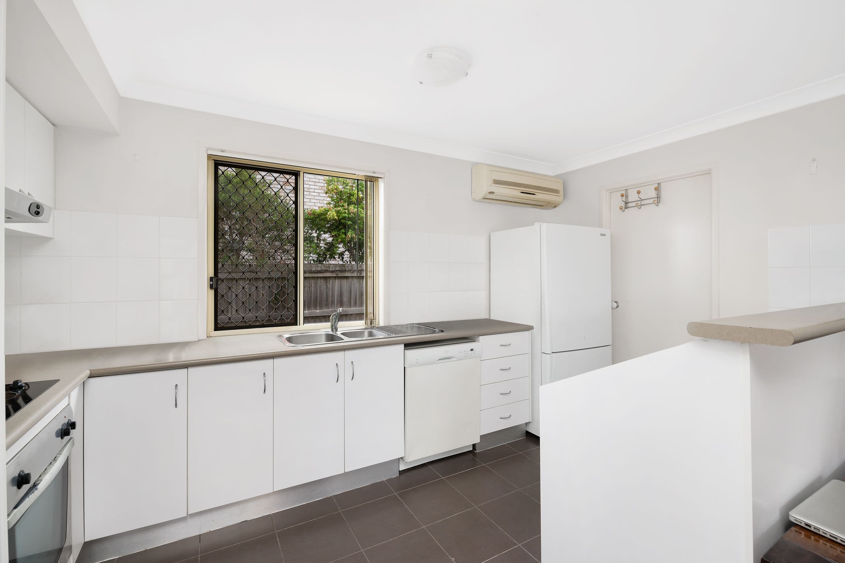 18 Fleet Drive, Kippa-Ring QLD 4021, Kippa-Ring - Thumbnail 3