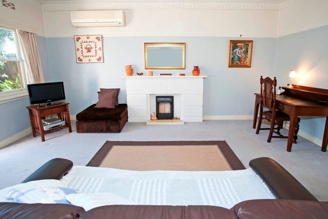 10 Calder Street, MANIFOLD HEIGHTS VIC 3218, Manifold Heights - Thumbnail 3