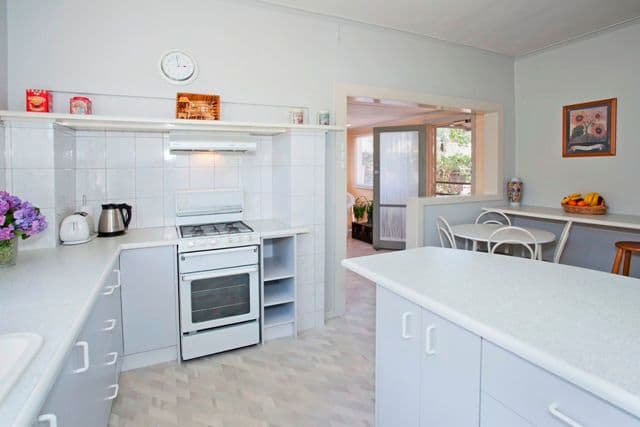 10 Calder Street, MANIFOLD HEIGHTS VIC 3218, Manifold Heights - Thumbnail 5
