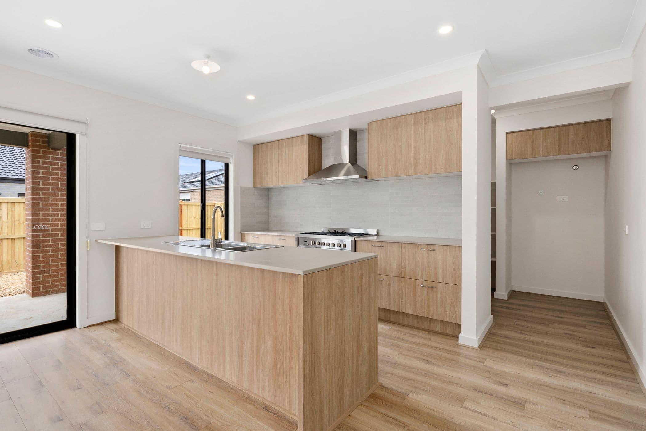 16 Woodland Street, Lara VIC 3212, Lara - Thumbnail 2