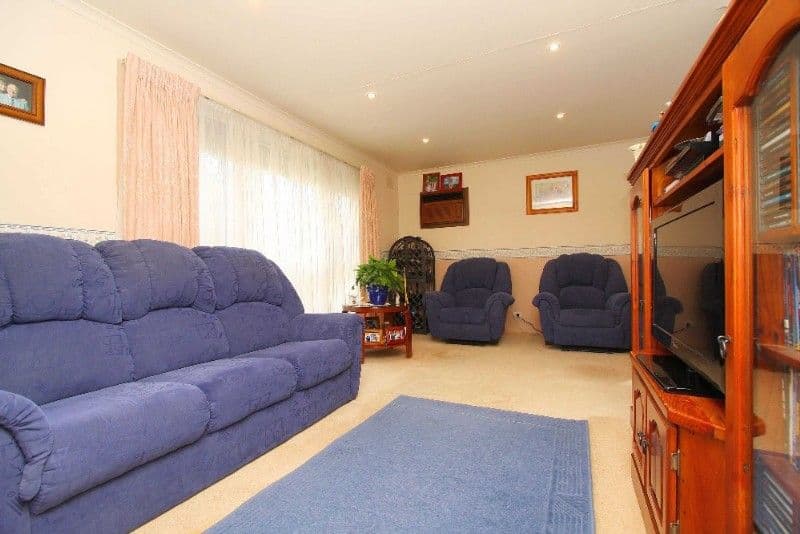 28 Cumberland Crescent, THOMASTOWN VIC 3074, Thomastown - Thumbnail 2
