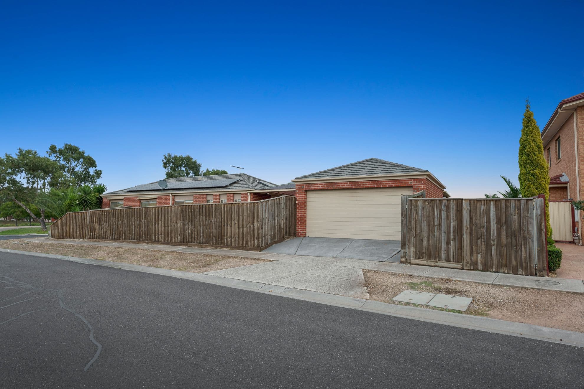 27 Lucas Terrace, Taylors Hill VIC 3037, Taylors Hill - Thumbnail 2