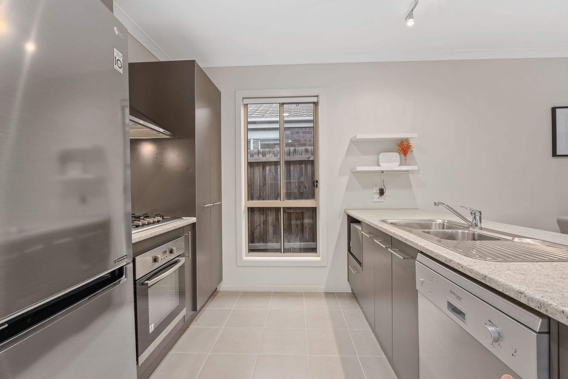 27 Lucas Terrace, Taylors Hill VIC 3037, Taylors Hill - Thumbnail 6