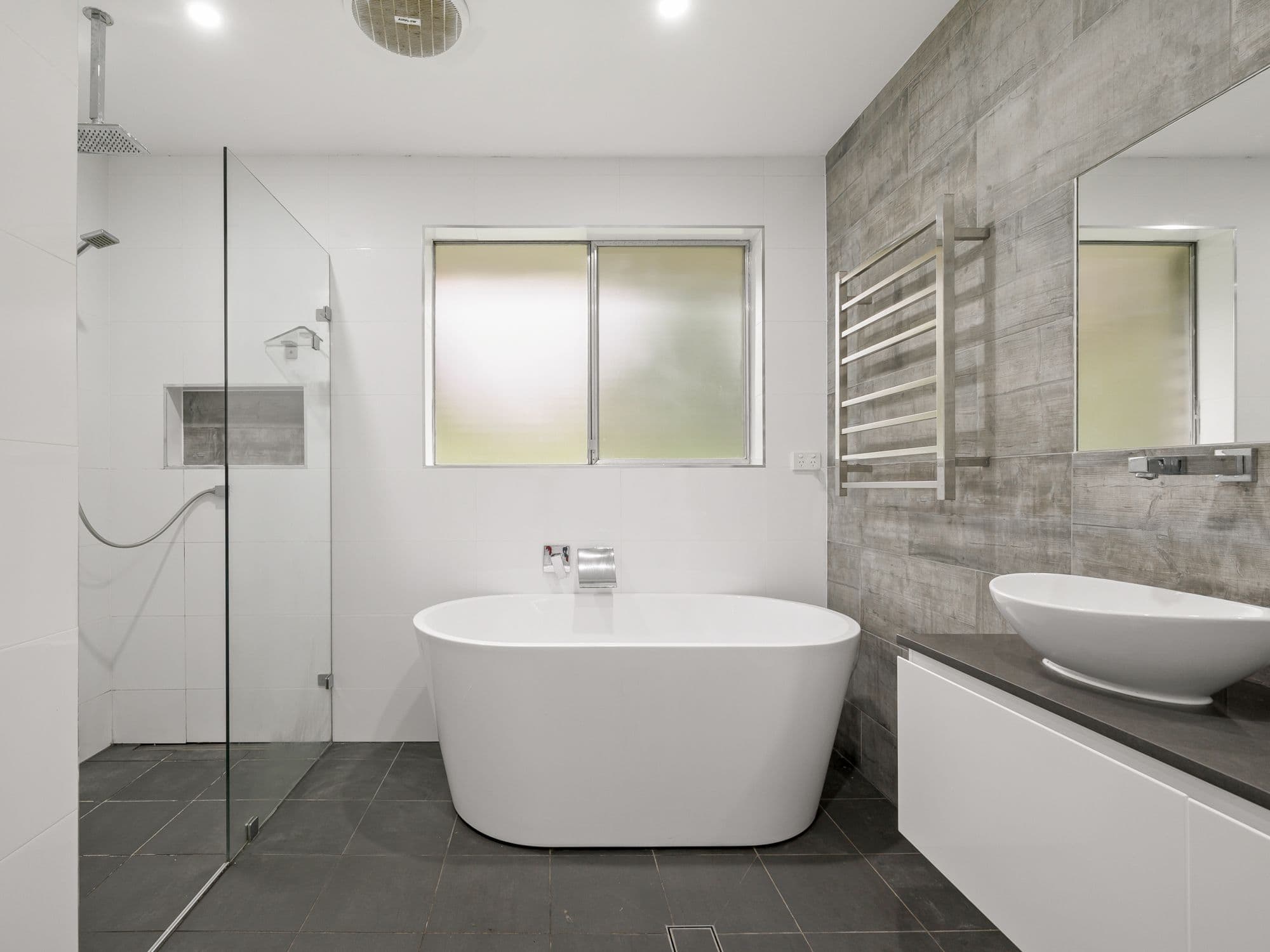 17 Illawarra Road, Leumeah NSW 2560, Leumeah - Thumbnail 2