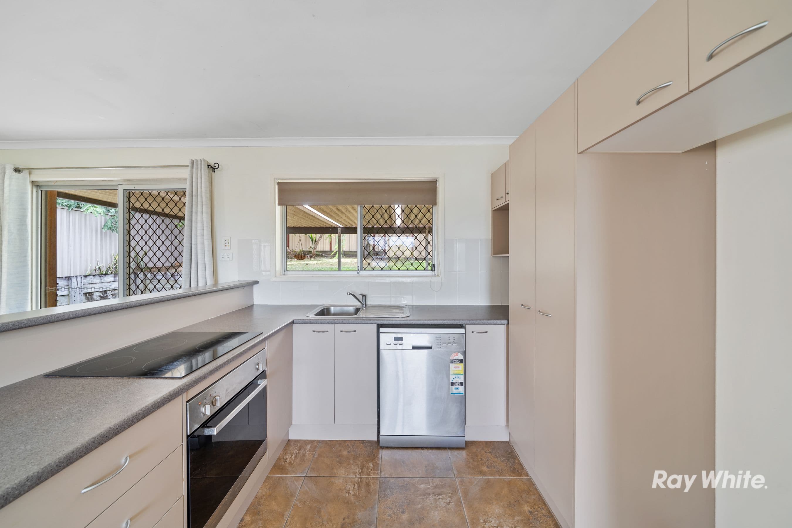 8 Cassia Street, Browns Plains QLD 4118, Browns Plains - Thumbnail 5
