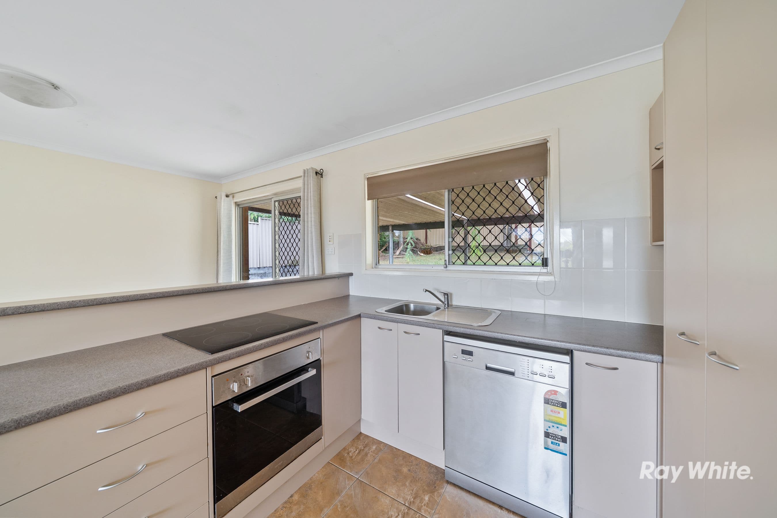 8 Cassia Street, Browns Plains QLD 4118, Browns Plains - Thumbnail 6